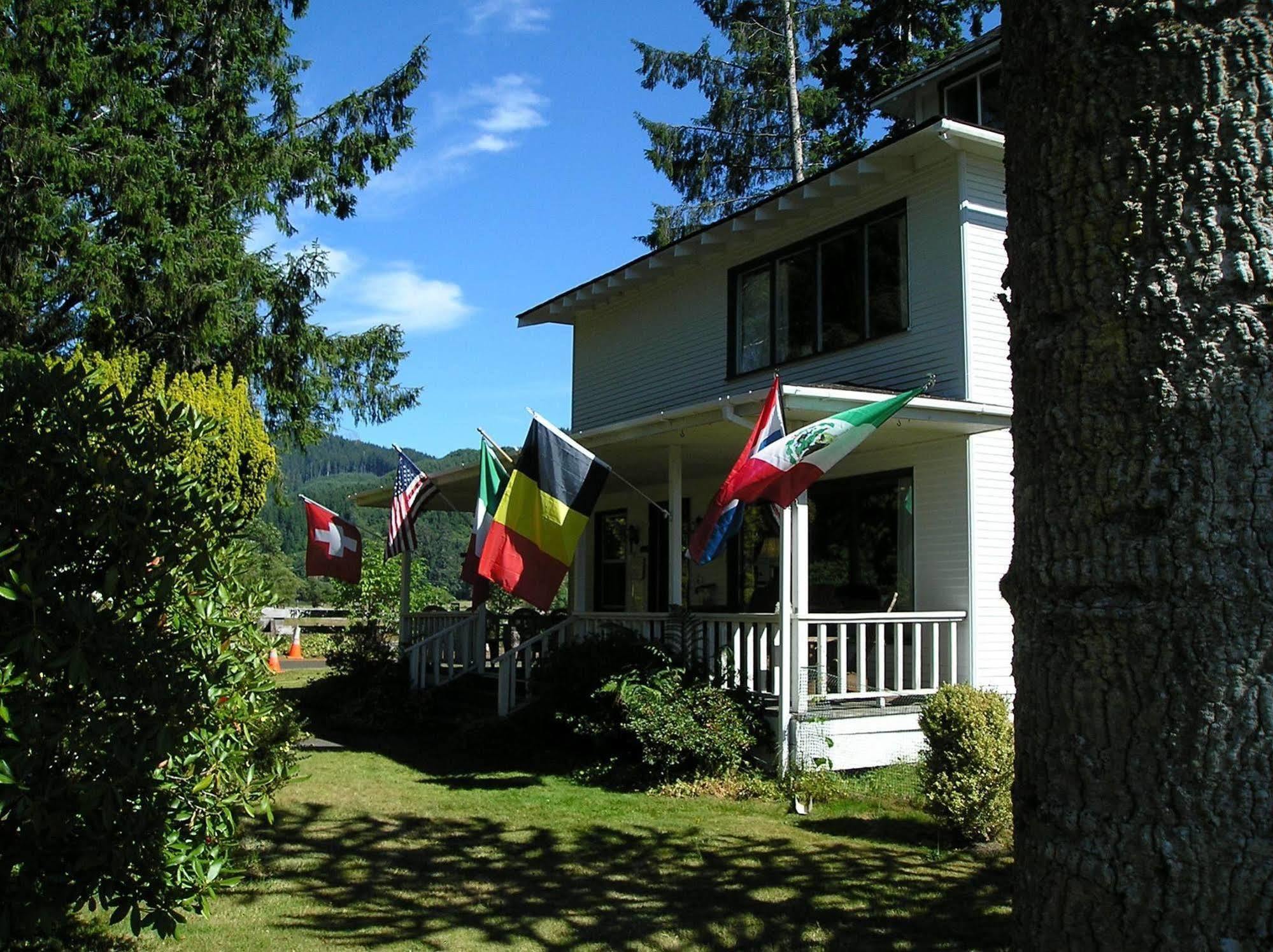 Miller Tree Inn Forks Exterior photo